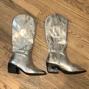 Steve Madden size 7 silver cowboy boots